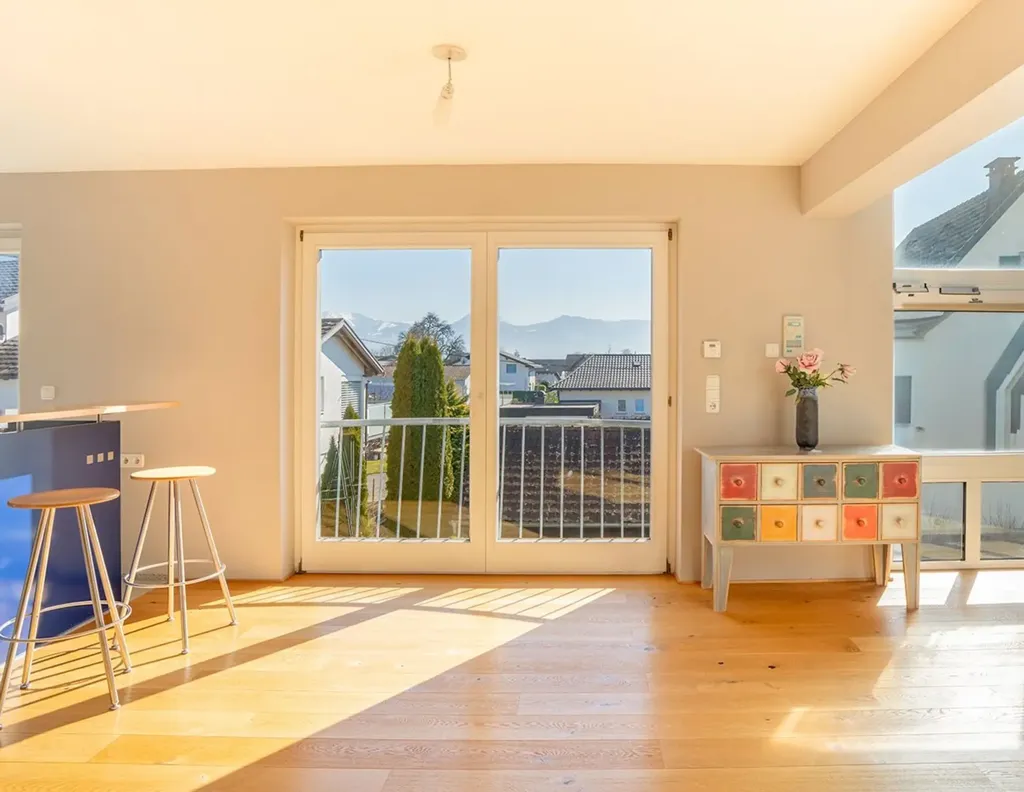 Séjour - 5-Bedroom Apartment with Terrace in Hard