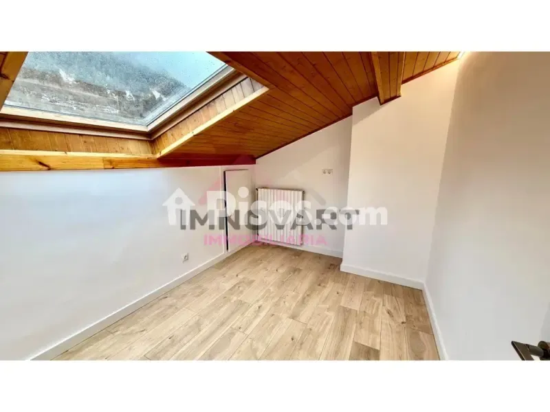 Stanze - Reformated Penthouse with Parking in Encamp