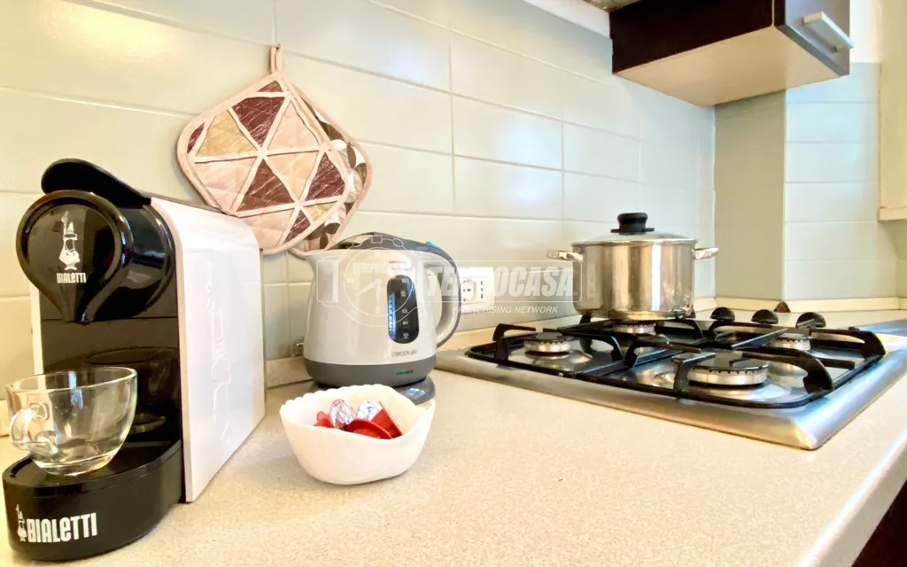Cuisine - Armed Two-Bedroom Apartment in Milan