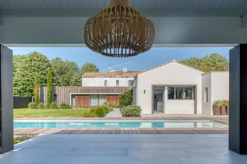 Bassein - Architectural Contemporary House with Pool