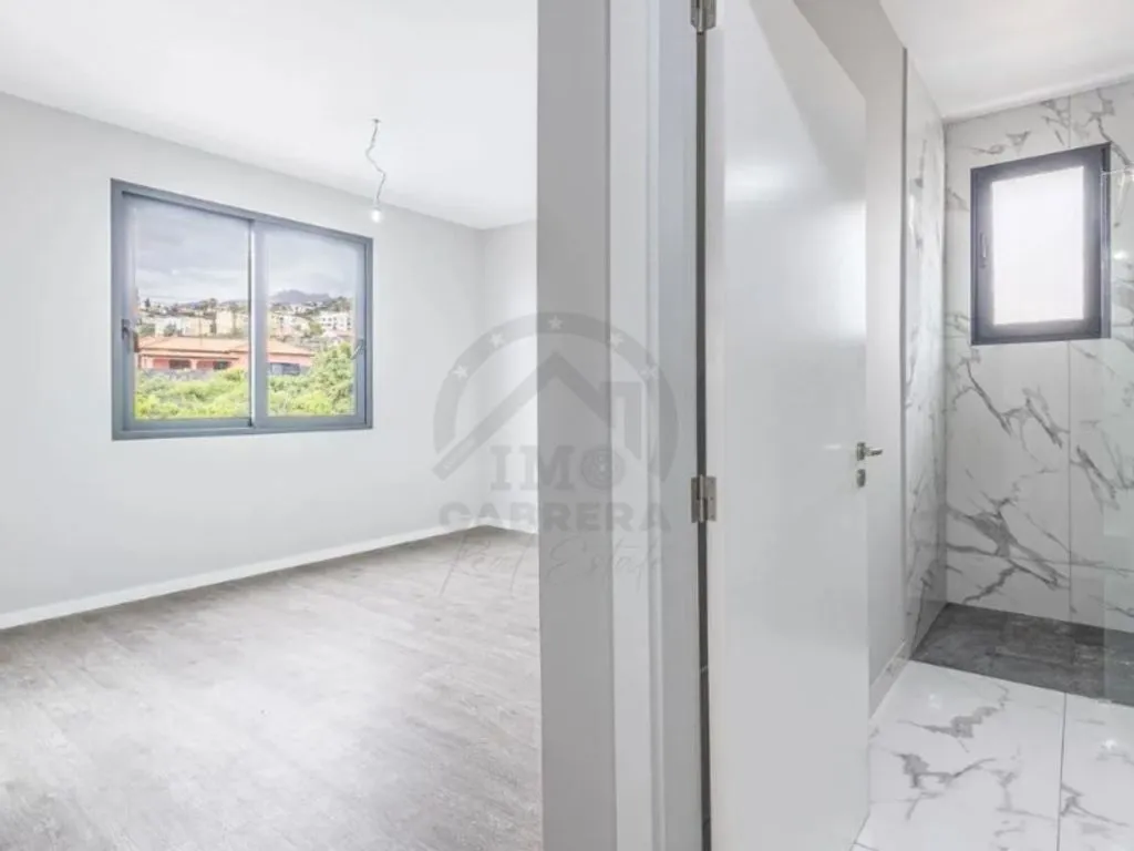 Salles de bain - Modern Semidetached House with Garden in Sao Roque