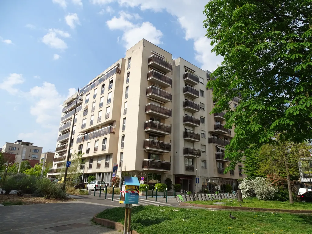 Extérieur - Appartement 2 Pièces avec Balcon à Suresnes