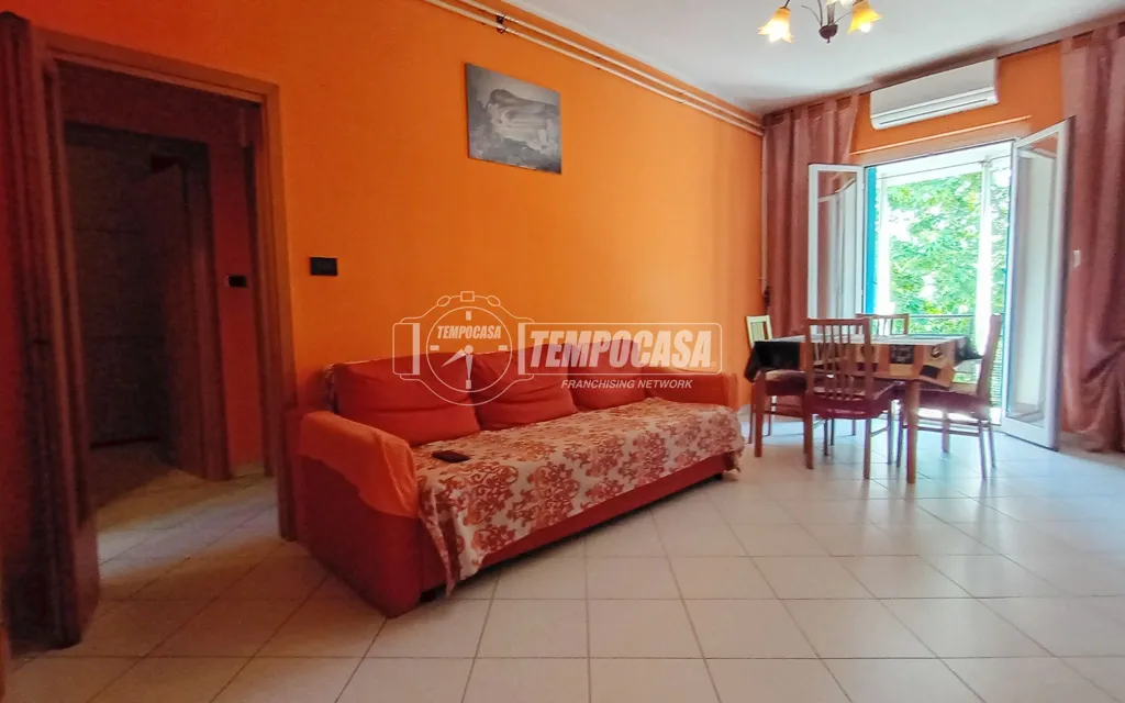 Séjour - Spacious 3-Bedroom Apartment in Cesate