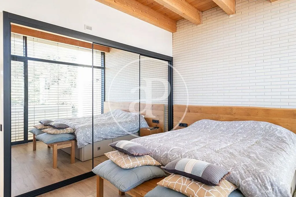 Chambres - Contemporary Villa with Pool in Begues