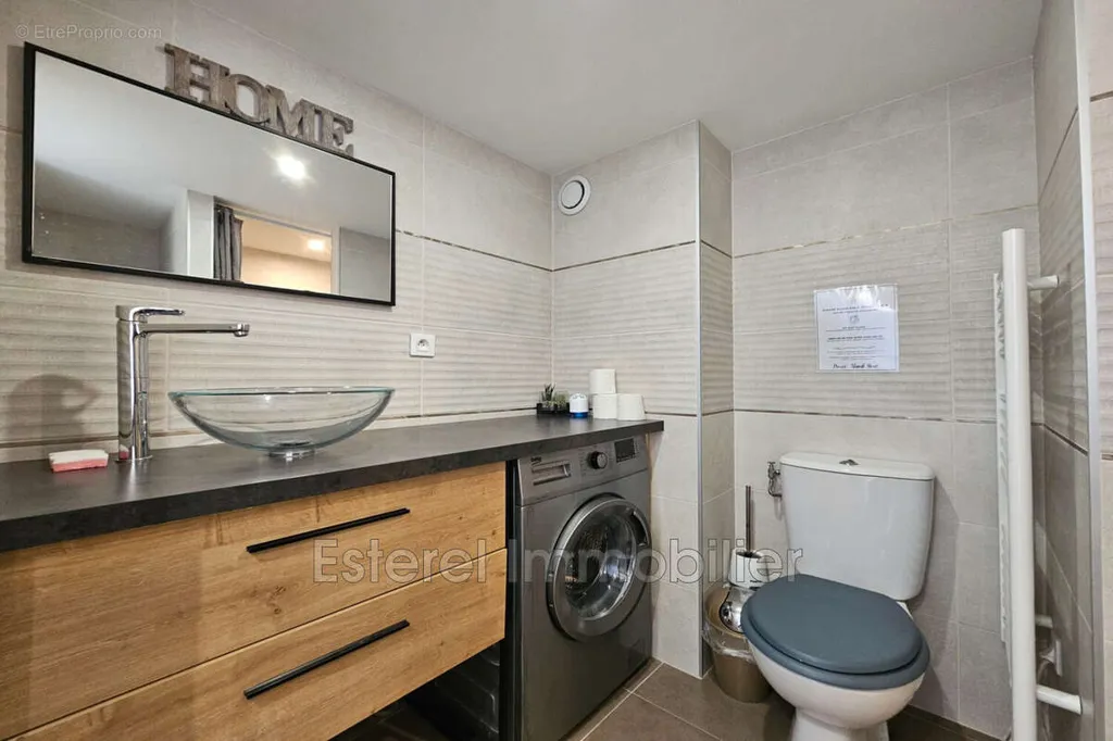 Salles de bain - Appartement Vue Mer avec Terrasse à Saint-Raphaël