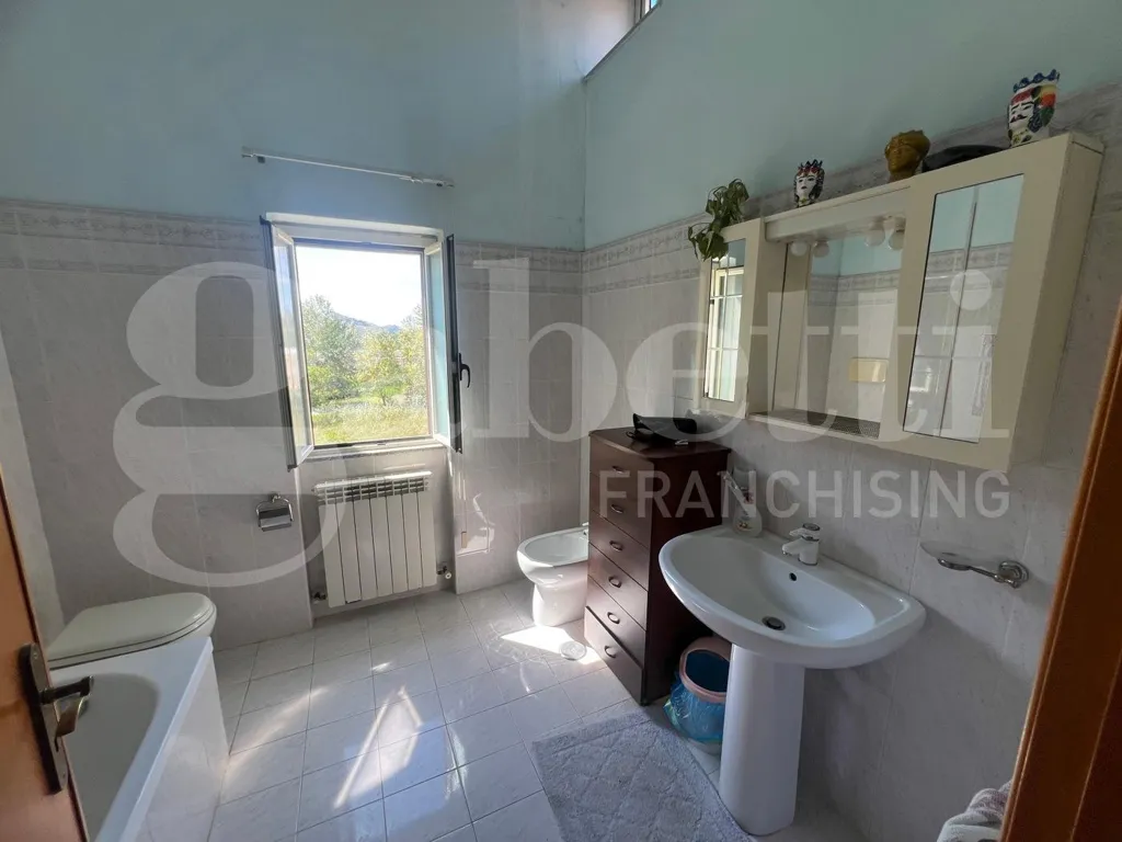Salles de bain - Independent House with Courtyard in Amantea