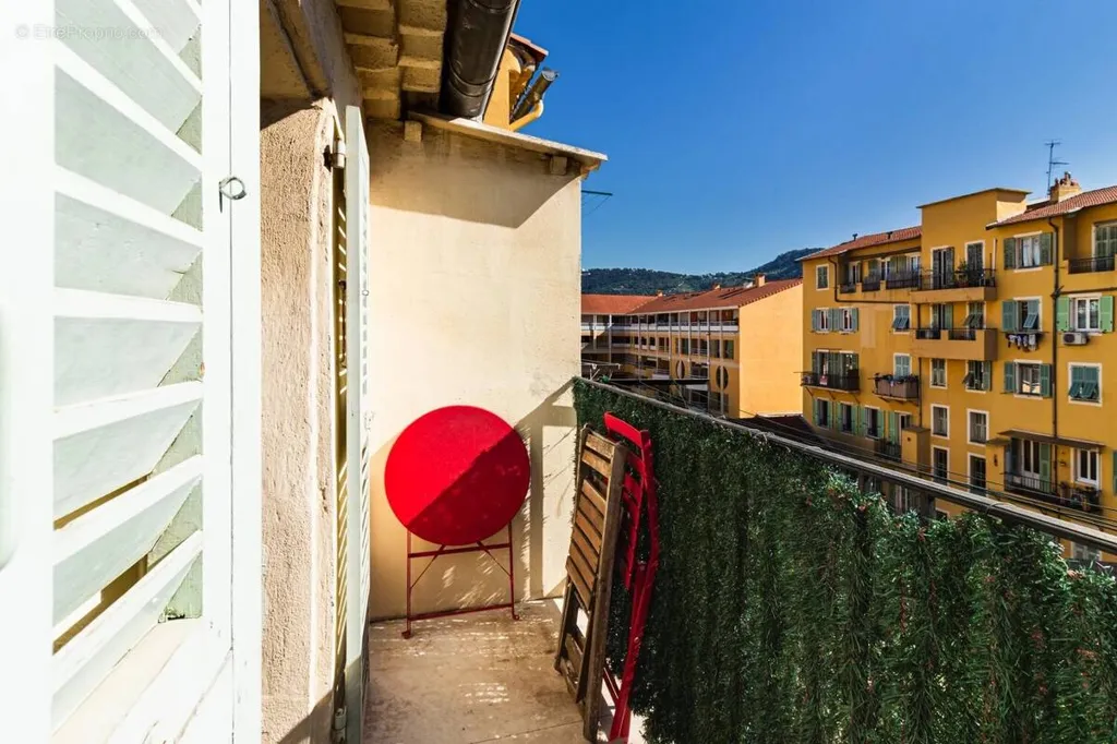 Balcon - Studio avec Mezzanine près du Port de Nice