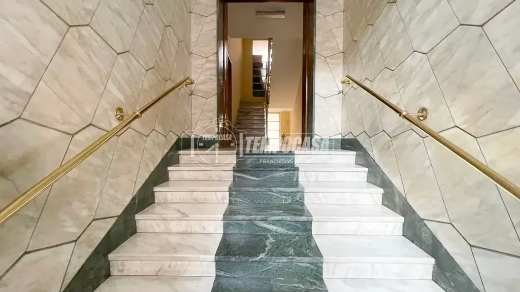 hallway_entrance