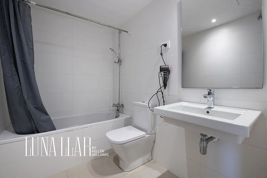 Bagni - Modern Flat with Pool in Cornellà de Llobregat