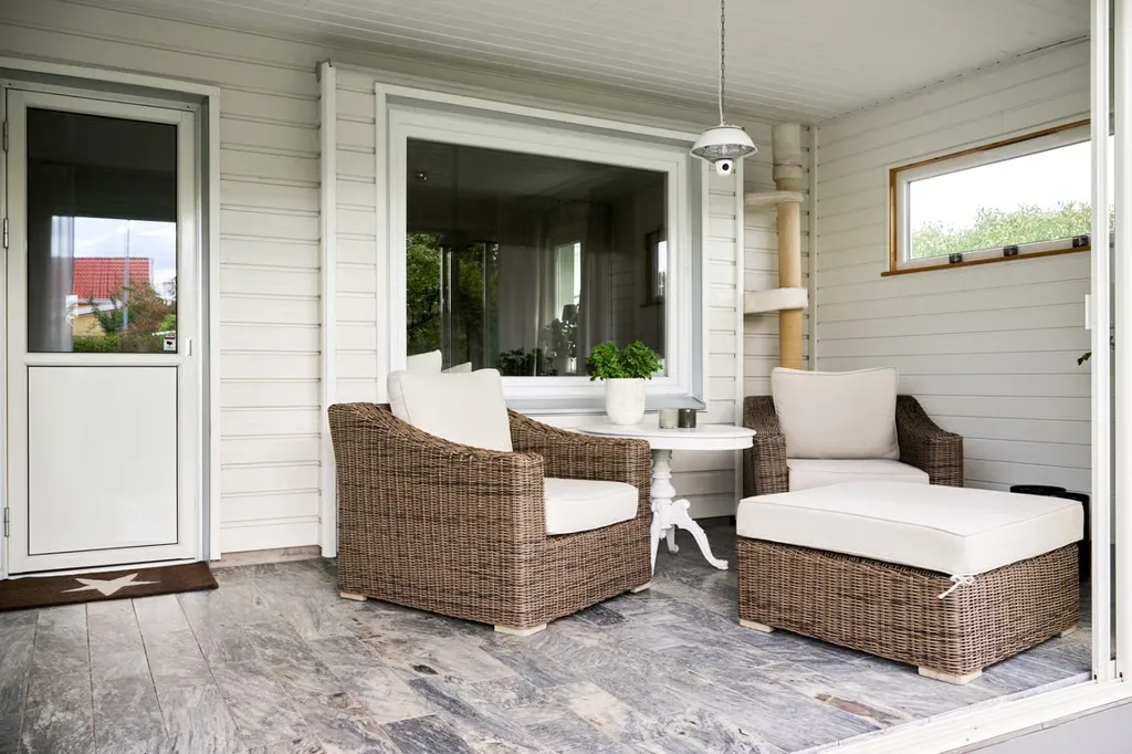 Terrace - Villa with Guest Apartment near Vättern