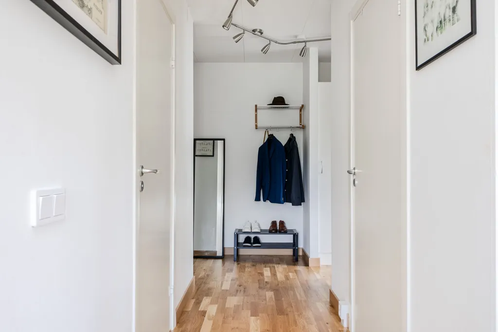 Entrée - Bright Two-Bedroom with Balcony in Åkersberg