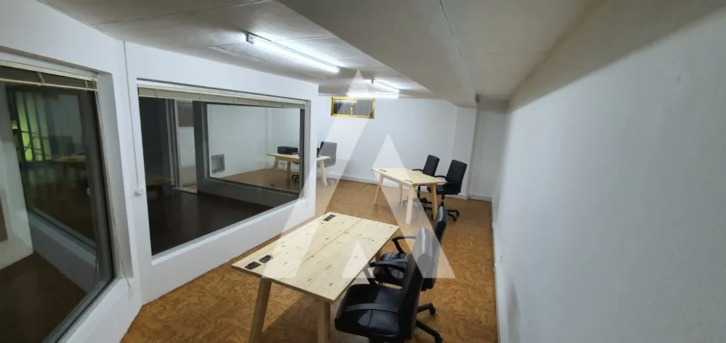 Kabinet - Commercial Shop with Cellar in Azurém, Guimarães