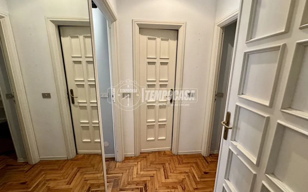 Esik - Spacious Apartment with Balcony in Savigliano