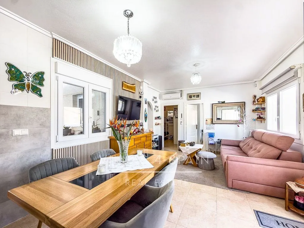 Söögituba - Three-Bedroom House with Pool in Ciudad Quesada