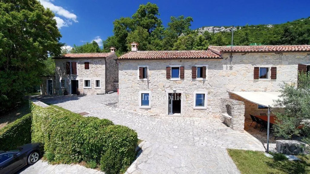 Vue aérienne - Renovated Estate with Panoramic Views in Lupoglav