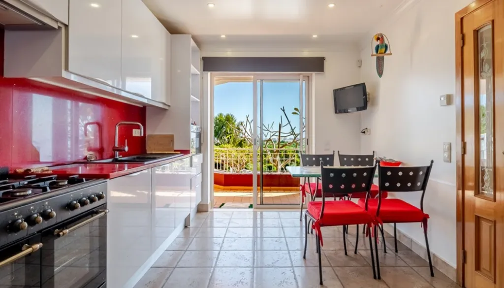Cuisine - Villa with Pool near Lagos