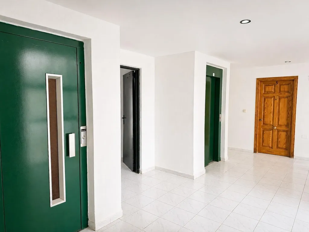 Esik - Apartment with Pool in La Mata