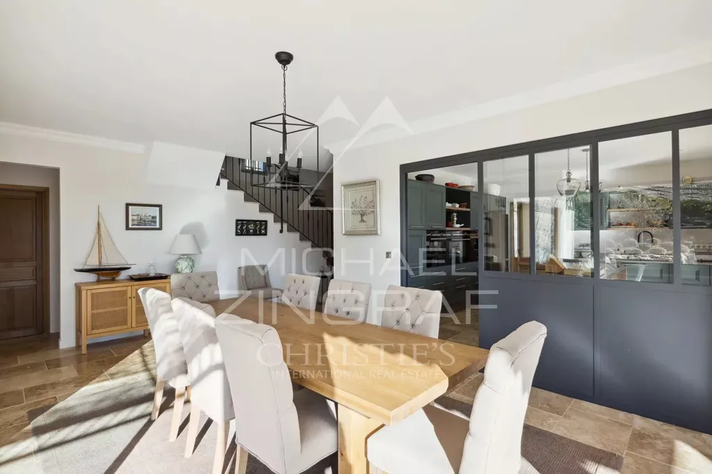 Salle à manger - Maison Provençale Moderne avec Vue Panoramique