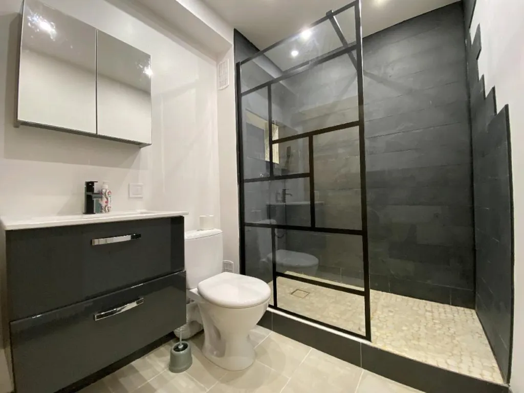 Salles de bain - Colocation Haut de Gamme avec 5 Chambres à Reims