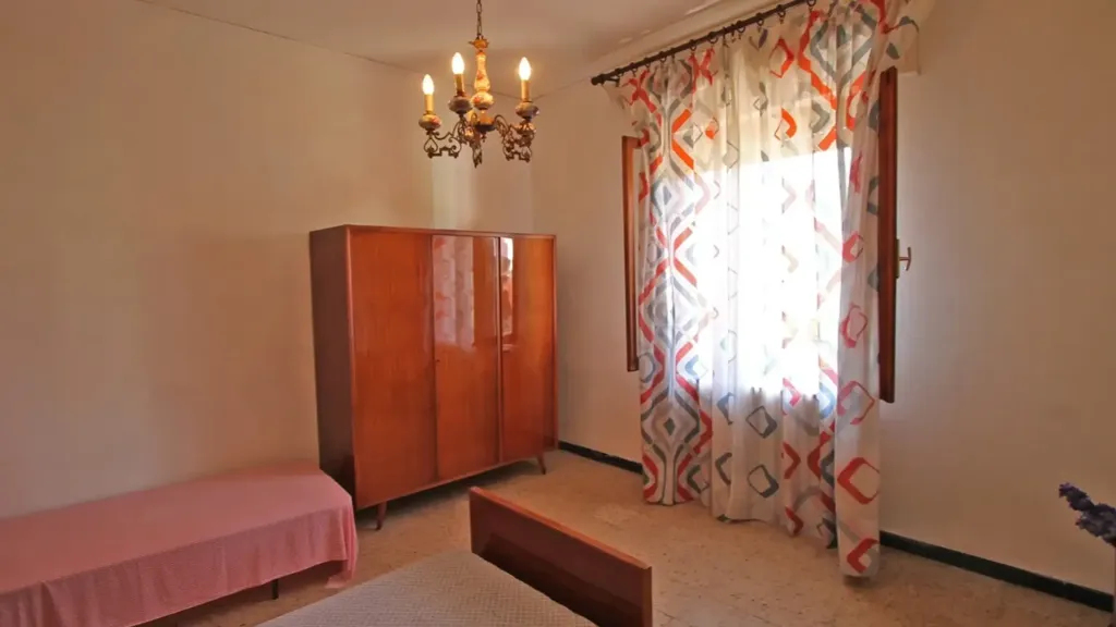 Chambres - Independent House with Roof Terrace in Fivizzano