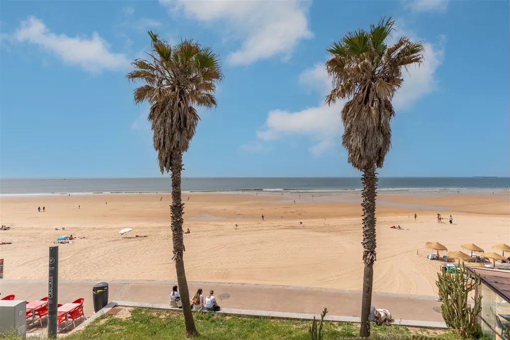 Modern Apartment with Sea View in Carcavelos