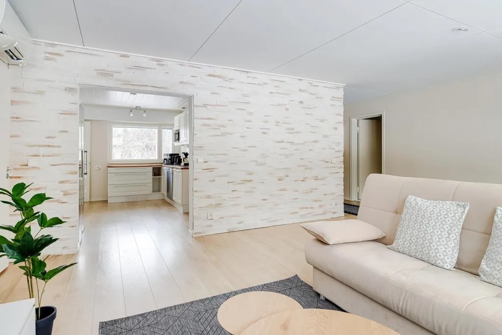 Séjour - Maison 4 pièces à Pori