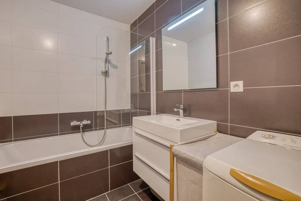 Vannitoad - 1 Bedroom Apartment with Mountain View in Annecy