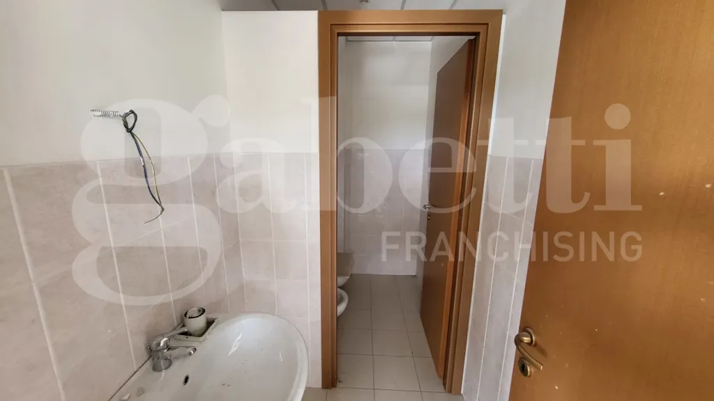 Bagni - Office with Two Levels in Fonte Nuova