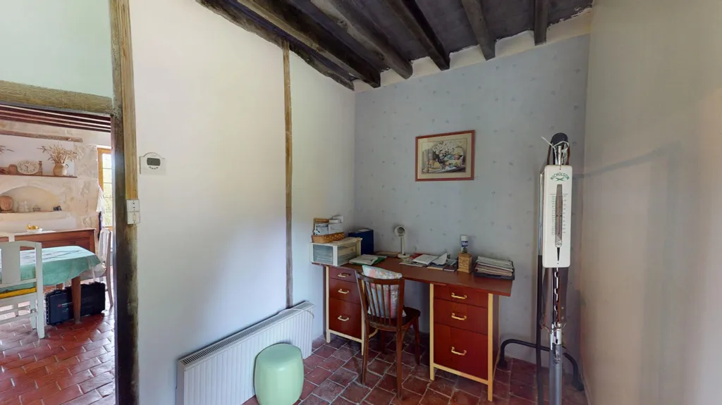 Bureau - Maison des Années 1900 avec Jardin à Garchy