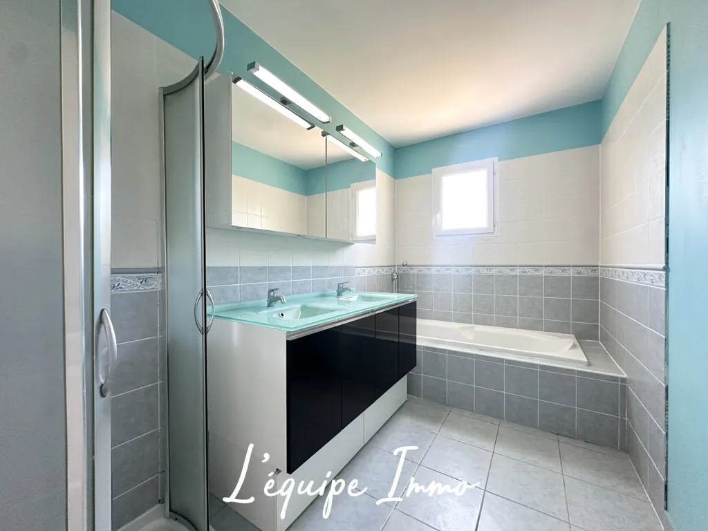 Salles de bain - Maison T4 avec Jardin et Vue Pyrénées près de Cadours