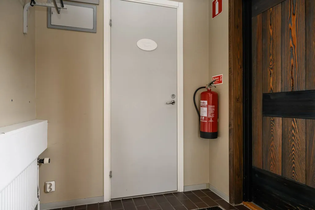Entrée - Commercial Space with Garden in Väckelsång