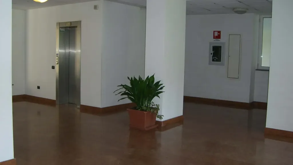 hallway_entrance