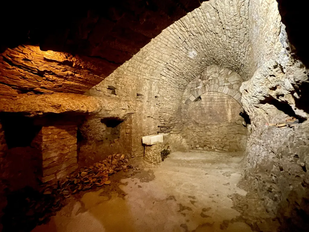Pièces - Maison Médiévale avec Tour à Charroux