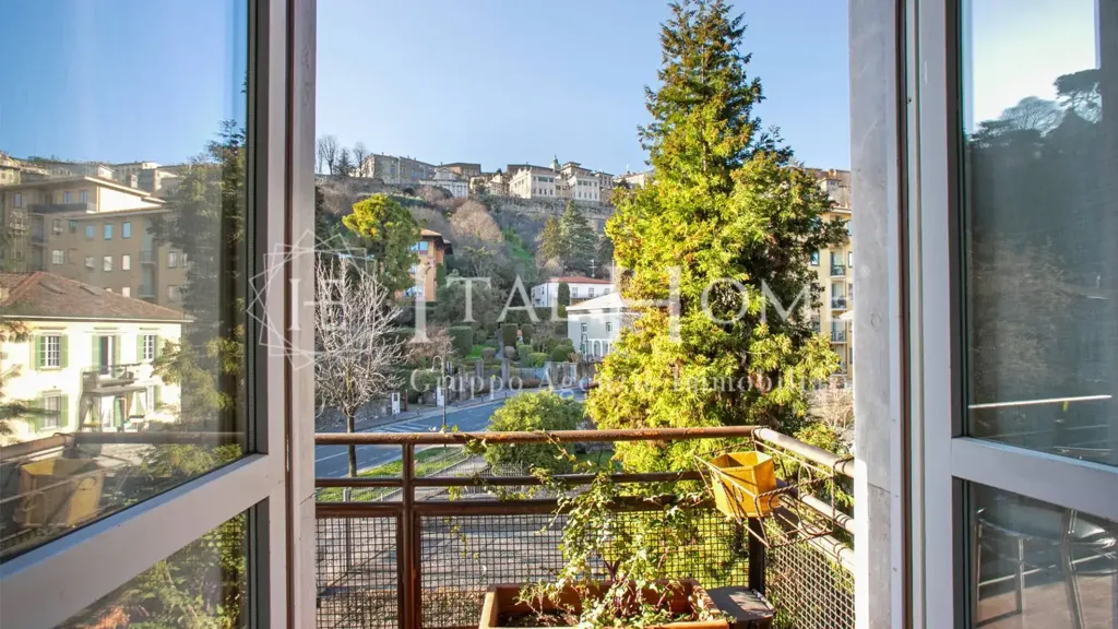 Balcon - Appartement 5 pièces à IT