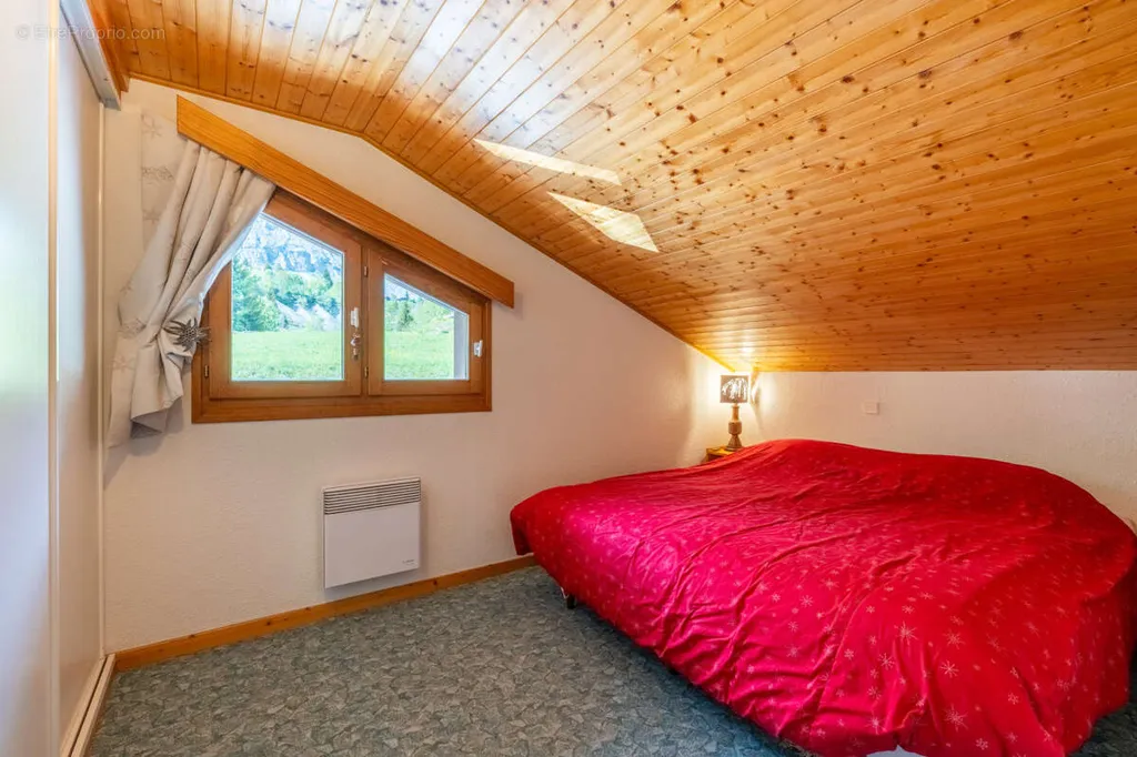 Chambres - Appartement Skis au Pied avec Balcon à Chinaillon