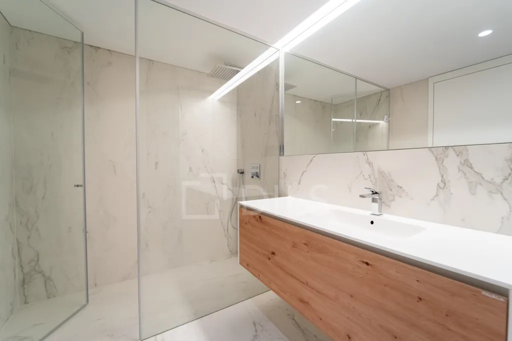 Salles de bain - T3 Apartment with River View in Vila Nova de Gaia