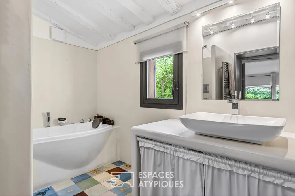 Bathrooms - 18th-Century Mas with Pool in Paradou