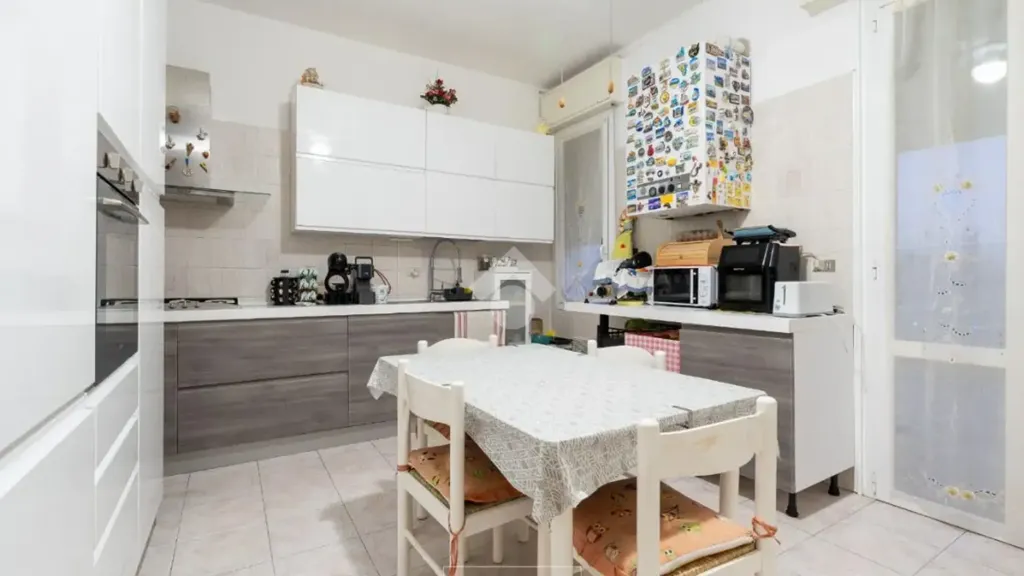 Köök - Spacious Apartment with Garage in Guiglia