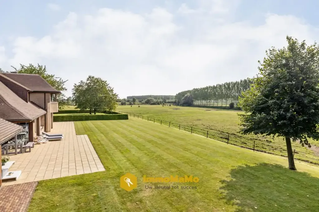 Jardin - Villa avec Piscine Intérieure et Écuries à Mendonk