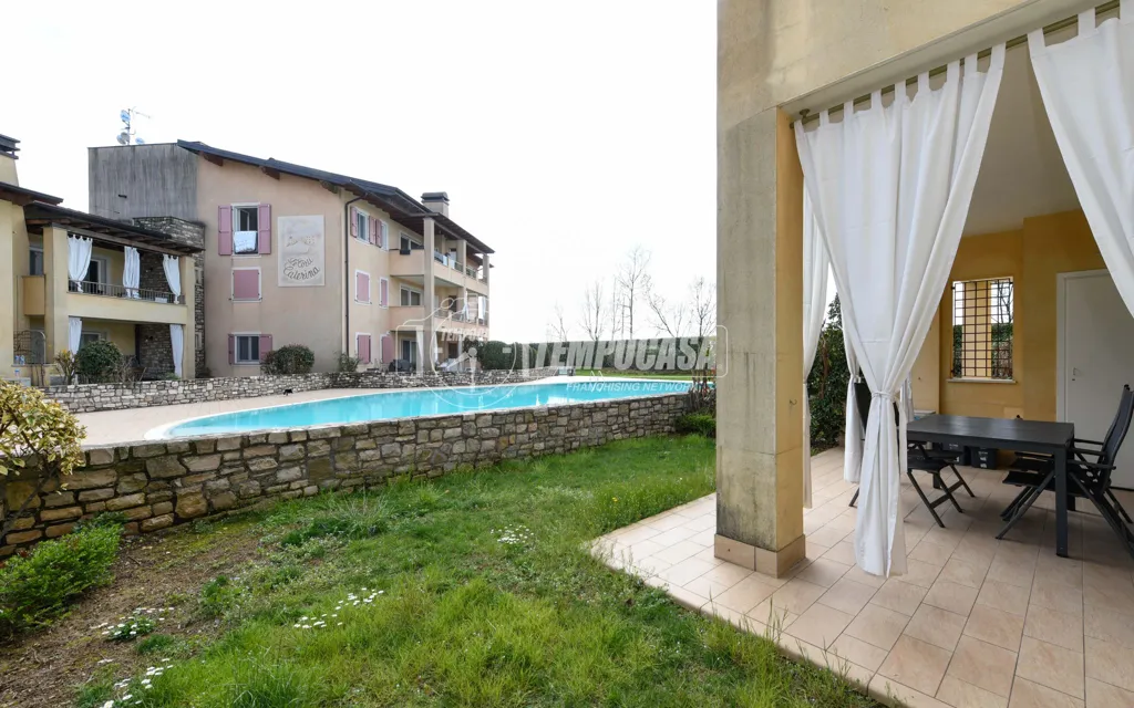 Bassein - Modern Apartment with Pool in Lonato del Garda