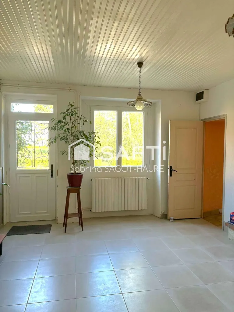 Garage - Country House with Garden in Chouday