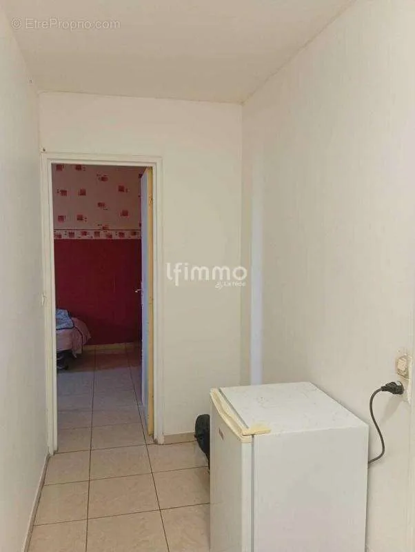 Apartment with Balcony in Grigny
