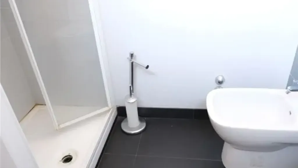 Salles de bain - Rented 2.5-Bedroom Apartment in Florence
