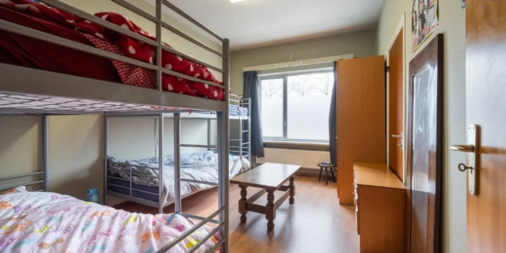 Chambres - Appartement avec Espace Commercial à Roeselare