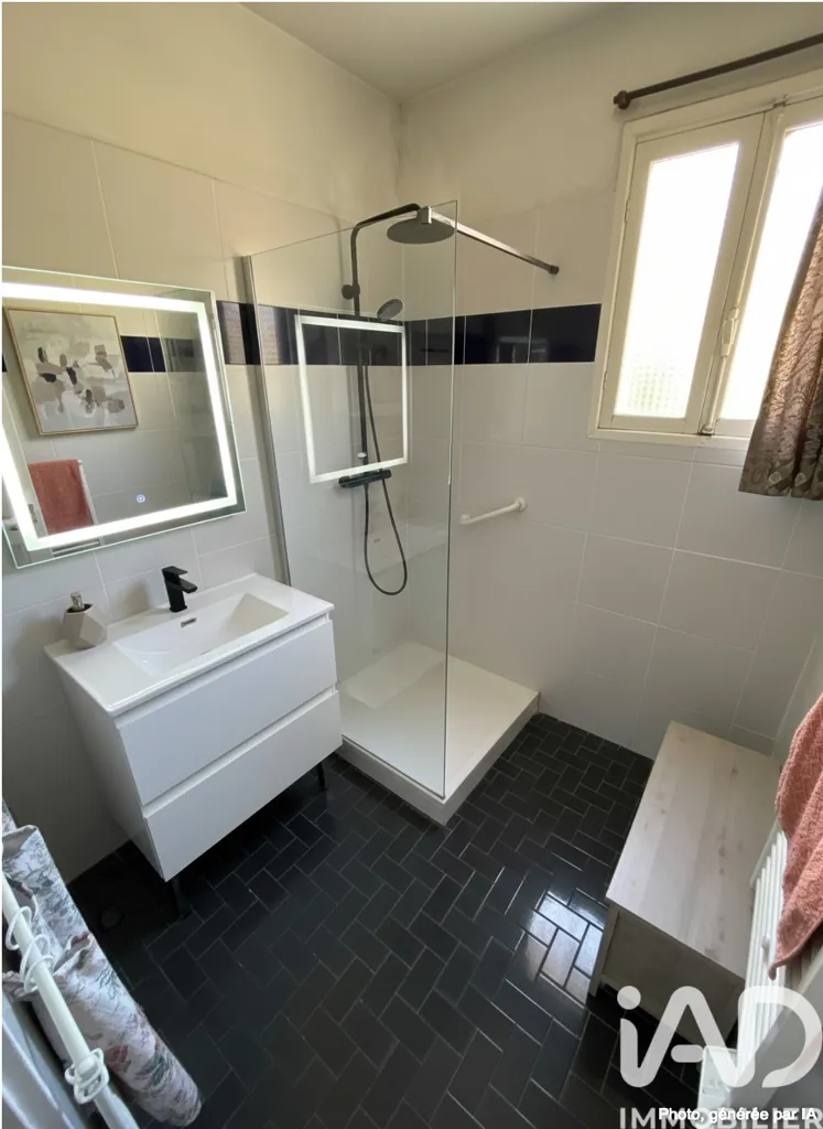 Bathrooms - Traditional House with Garden in La Trinité