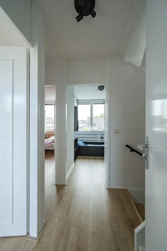 Esik - Modernised Corner House with Garden in Leerdam