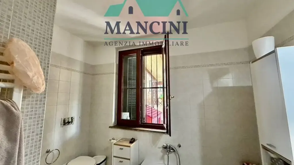 Salles de bain - Independent House with Garden in Jesi