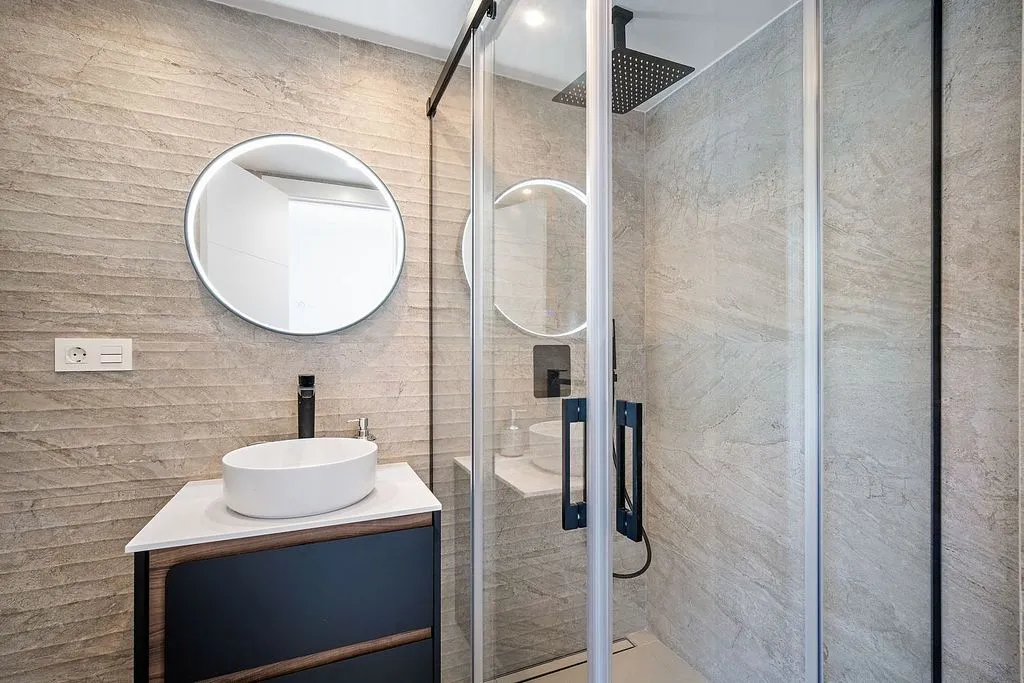 Bathrooms - Semi-Detached House with Pool in Algarrobo