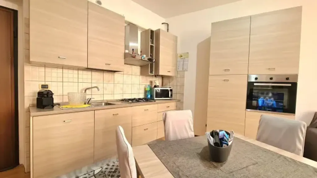 Sala da pranzo - Appartamento ristrutturato con balcone a Legnano