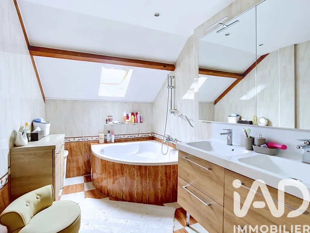 Maison 8 pièces à Sainte-Geneviève-des-Bois